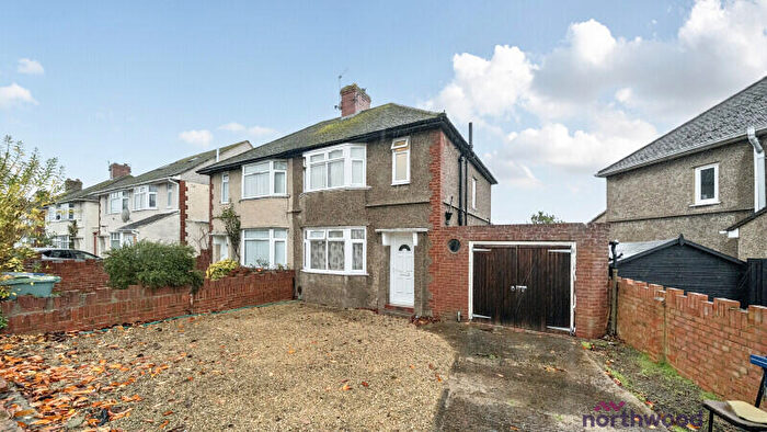 4 Bedroom Semi-Detached House For Sale In Marston Road, Oxford, OX3