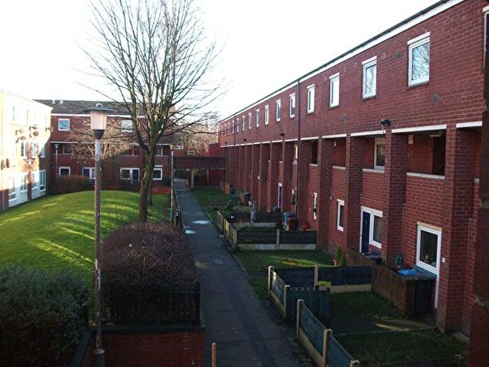1 Bedroom Flat To Rent In Travis Court, Royton, OL2
