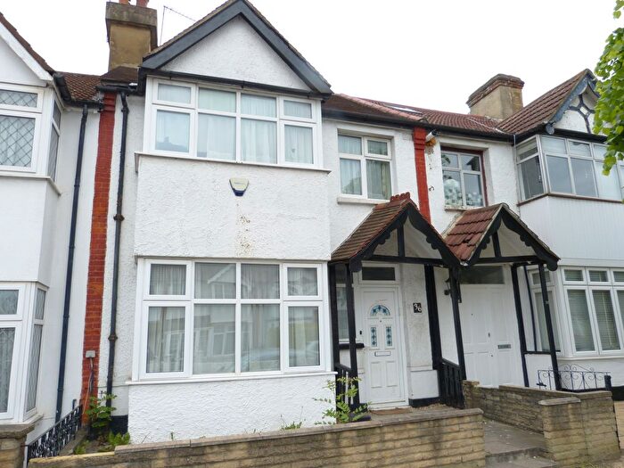 3 Bedroom Terraced House To Rent In Hamilton Road, Golders Green, NW11
