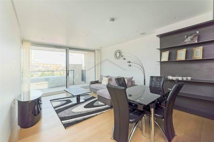 3 Bedroom Flat To Rent In Nova Building, Buckingham Palace Road, Victoria, SW1W