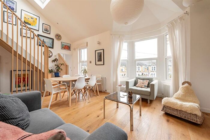 4 Bedroom Maisonette For Sale In Richmond Road, Leytonstone, E11