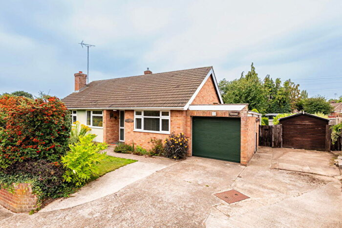 3 Bedroom Detached Bungalow For Sale In Huntsman Lane, Maidstone, ME14