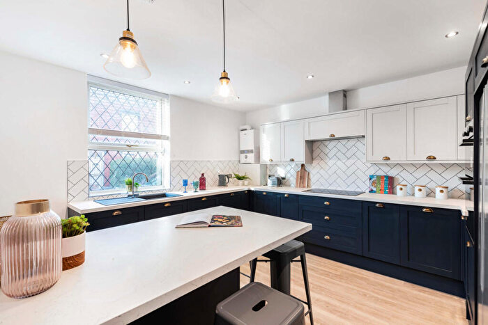 6 Bedroom House To Rent In Thornville Street, Leeds, LS6