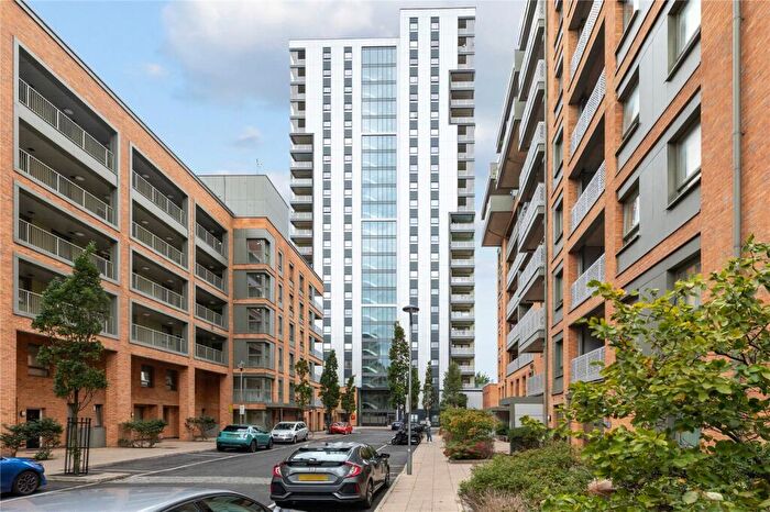 2 Bedroom Apartment To Rent In Rivers Apartments, Cannon Road, London, N17
