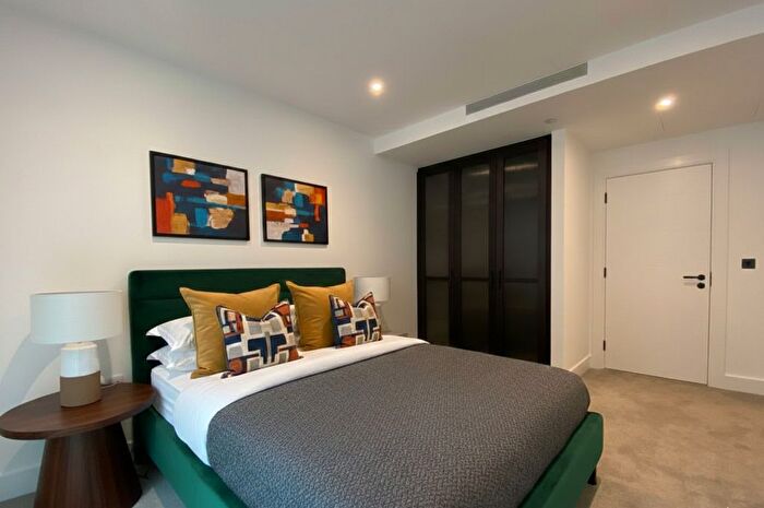 2 Bedroom Flat To Rent In Bowden House, London, SW11