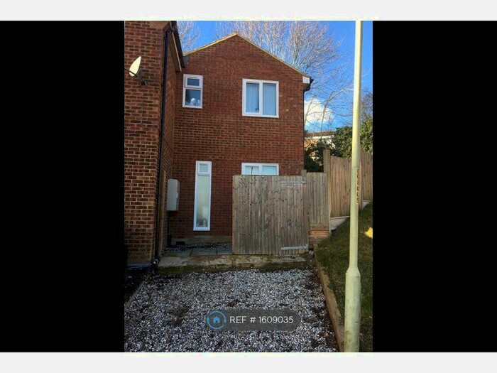 1 Bedroom Flat To Rent In Goudhurst Close, Canterbury, CT2