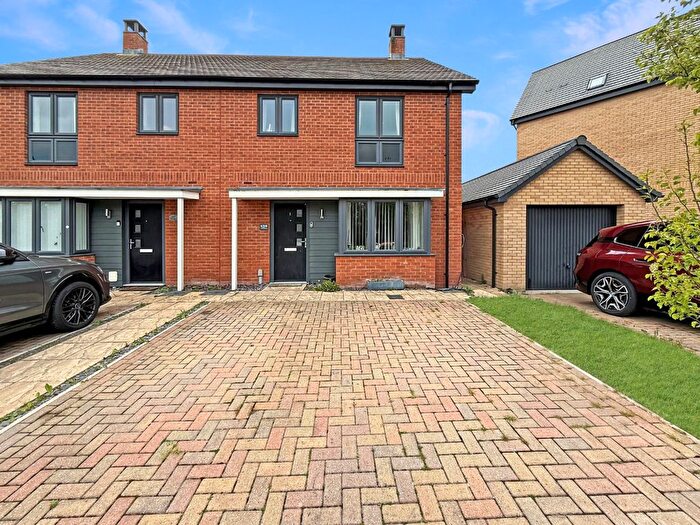 3 Bedroom Semi-Detached House For Sale In Decima Gardens, Houghton Regis, LU5
