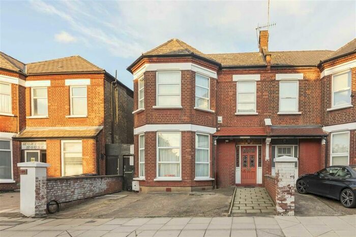 2 Bedroom Flat To Rent In Fordwych Road, London, NW2