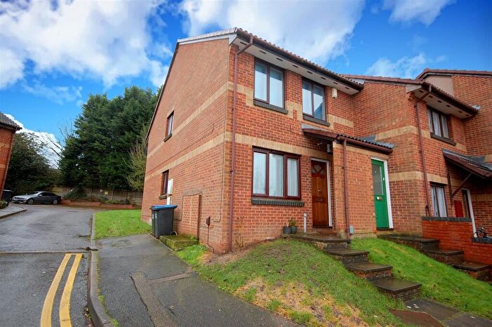 1 Bedroom Ground Maisonette To Rent In Ground Floor One Bed With Modern Refitted Kitchen, AL10