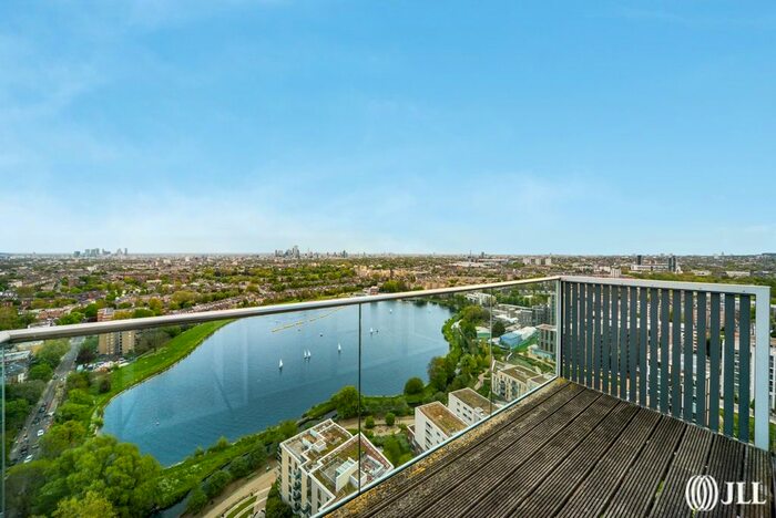 3 Bedroom Flat To Rent In Woodberry Grove, London, N4