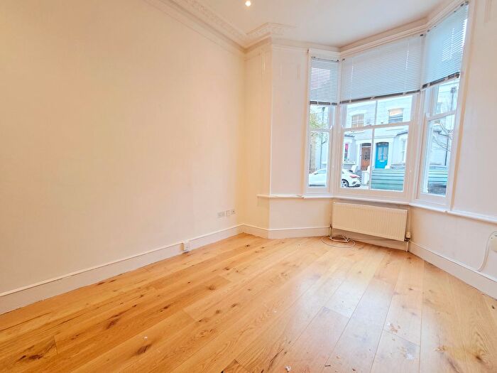 2 Bedroom Flat To Rent In Clonbrock Road, Stoke Newington, N16
