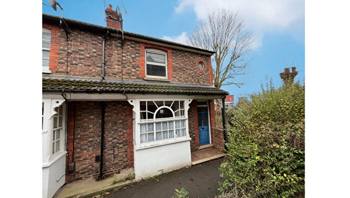 3 Bedroom End Of Terrace House For Sale In Ansell Road, Dorking, Surrey, RH4