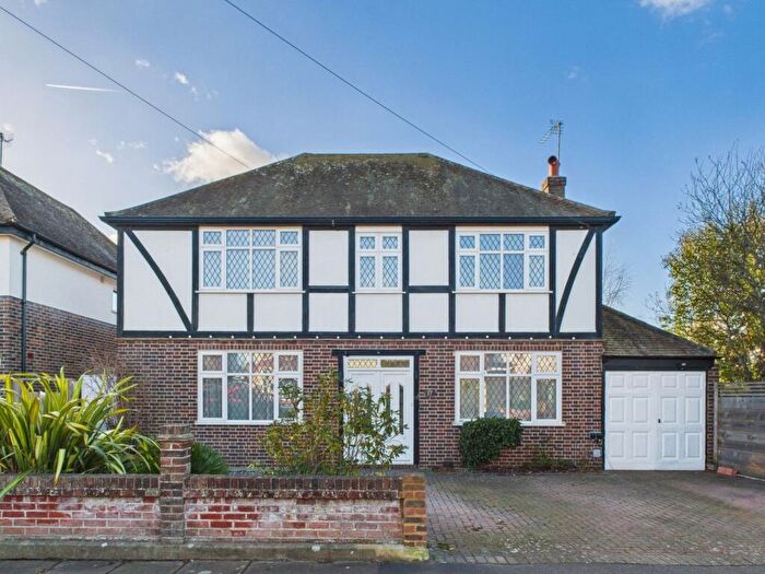 4 Bedroom Detached House For Sale In Sandwich Road, Worthing, BN11