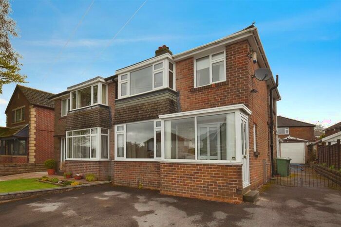 3 Bedroom Semi-Detached House To Rent In Roman Avenue, Mount, Huddersfield, HD3