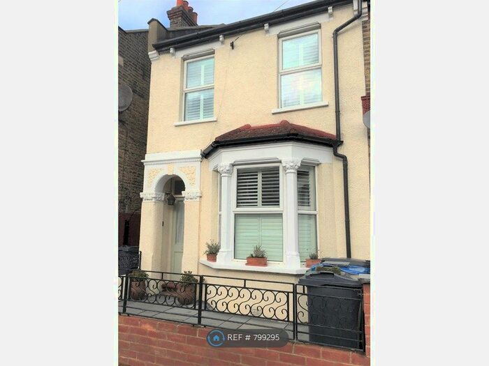 2 Bedroom End Of Terrace House To Rent In Crowther Road, London, SE25