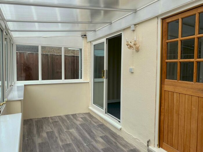 3 Bedroom House To Rent In Spring Walk, Gunville, PO30
