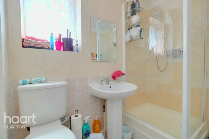 2 Bedroom Apartment For Sale In Wash Lane, Clacton-On-Sea, CO15