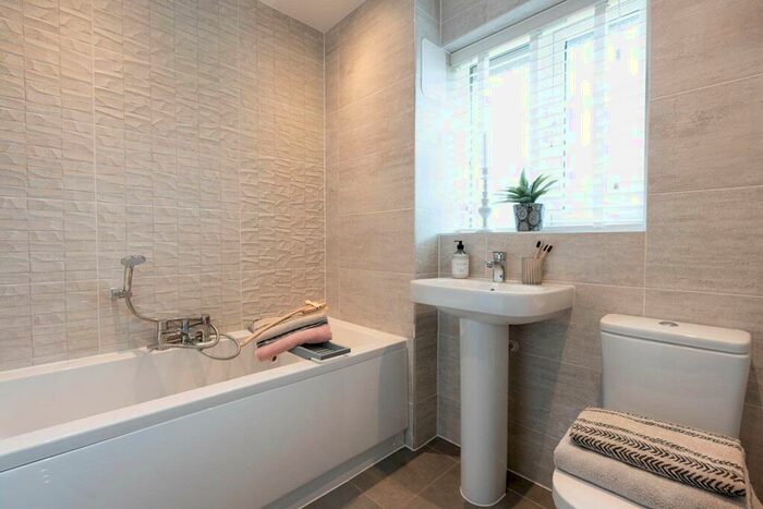 5 Bedroom Detached House For Sale In Bullens Green Lane, Colney Heath, AL4