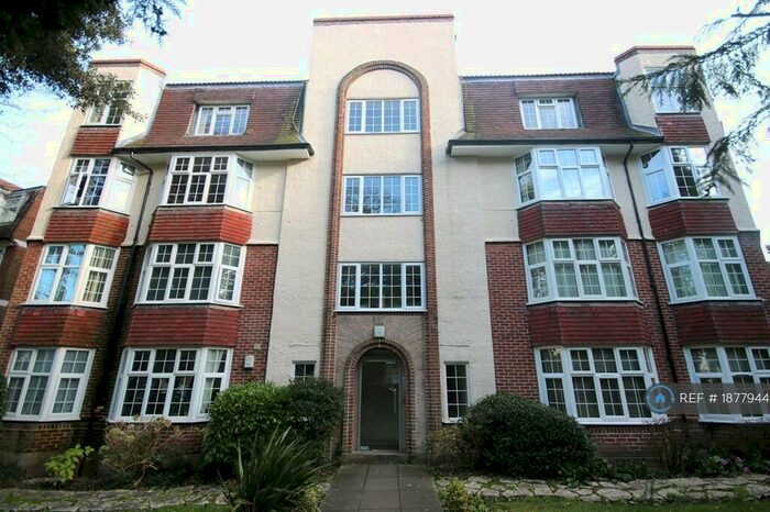 4 Bedroom Flat To Rent In Pine Mansions, Bournemouth, BH1