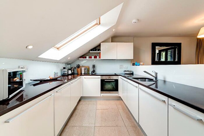 2 Bedroom Apartment To Rent In Wincott Street, SE11