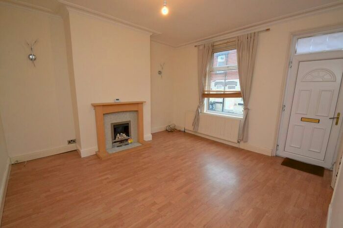 2 Bedroom Terraced House To Rent In Western Mount, Lower Wortley, Leeds, LS12