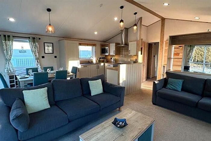 Park Home For Sale In Sleaford Road, Tattershall, Lincoln, LN4