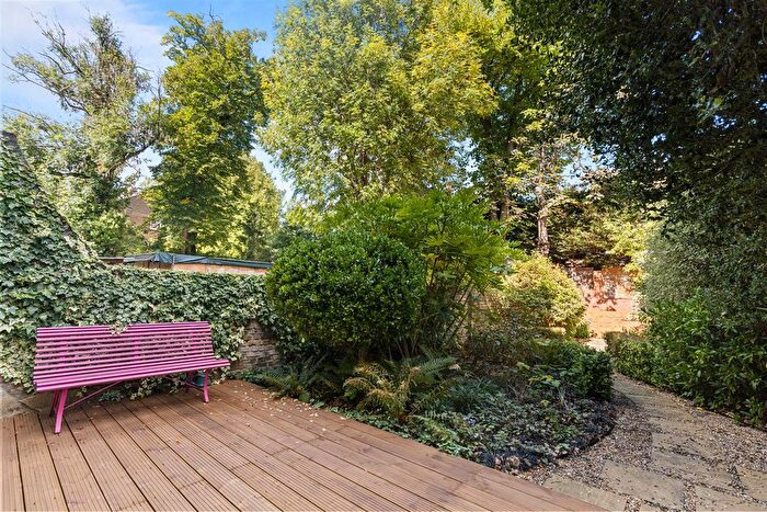2 Bedroom Flat For Sale In Fellows Road, Belsize Park, London, NW3