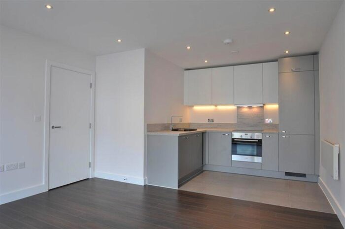 1 Bedroom Flat To Rent In Drake Way, Cygnet House Drake Way, RG2