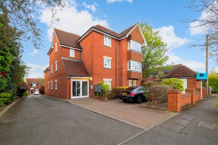 2 Bedroom Flat To Rent In Tegan Close, Sutton, Surrey, SM2