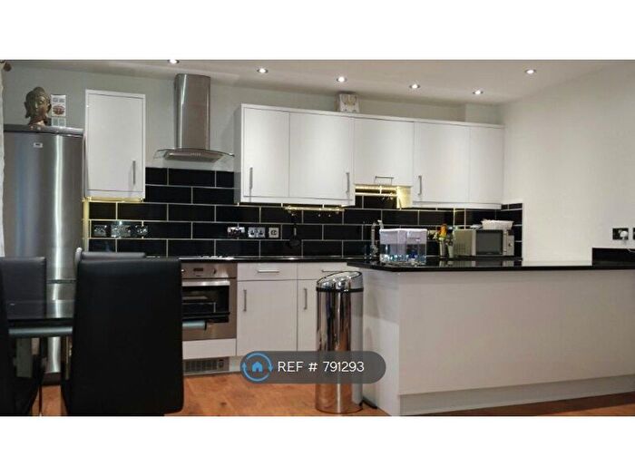 2 Bedroom Flat To Rent In Park Lodge Avenue, West Drayton, UB7