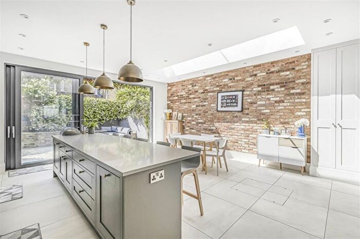 4 Bedroom Maisonette To Rent In St. Stephens Avenue, London, W12