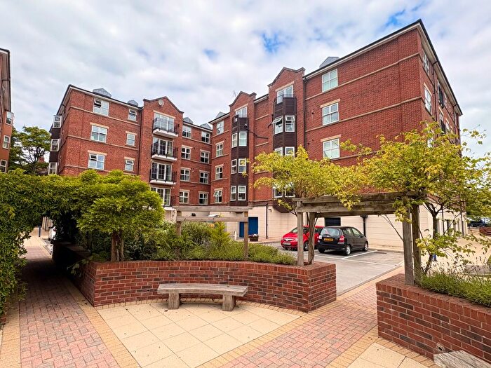 2 Bedroom Flat To Rent In Carisbrooke Road, Far Headingley, Leeds, LS16