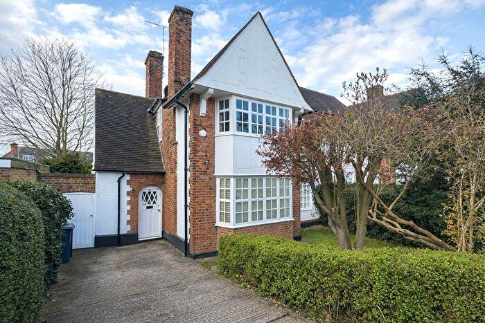 3 Bedroom Semi Detached House For Sale In Willifield Way, Hampstead Garden Suburb, NW11