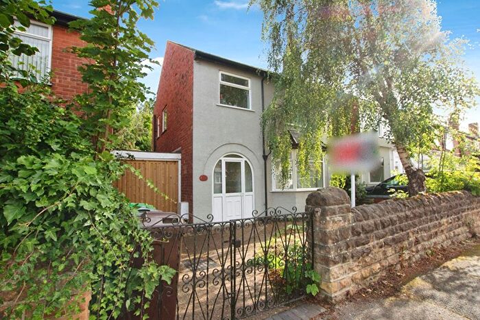 3 Bedroom Detached House For Sale In Broomhill Road, Nottingham, NG6