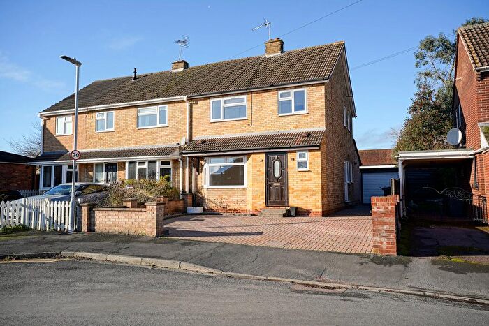 3 Bedroom Semi-detached House For Sale In The Orchards, Sawbridgeworth, CM21