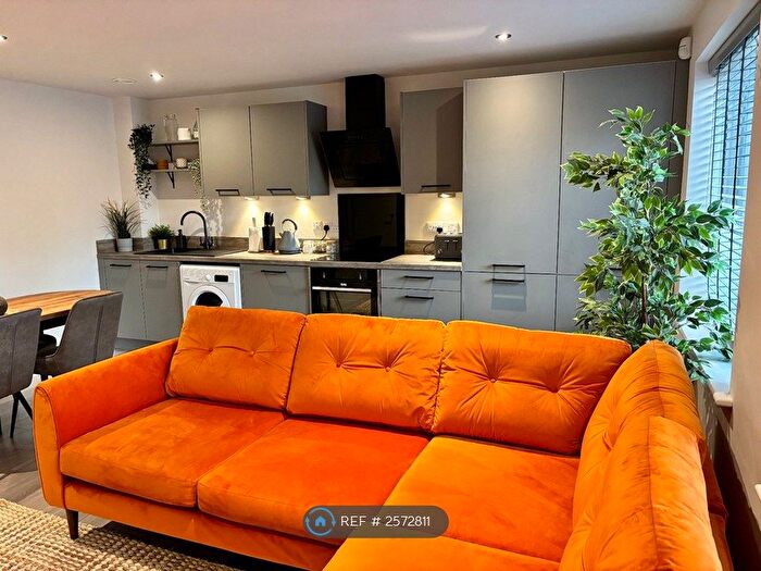 2 Bedroom Flat To Rent In Madison House, Leeds, LS11