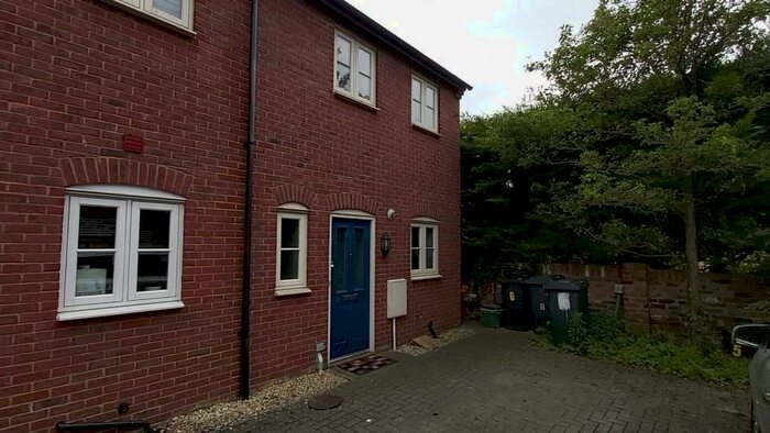 2 Bedroom End Of Terrace House To Rent In Healey Mews, Gloucester, GL1