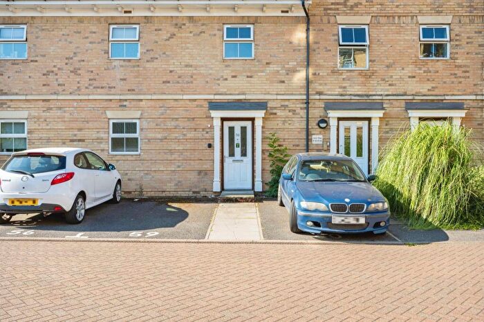 2 Bedroom Flat For Sale In Stanbridge Road, Leighton Buzzard, LU7
