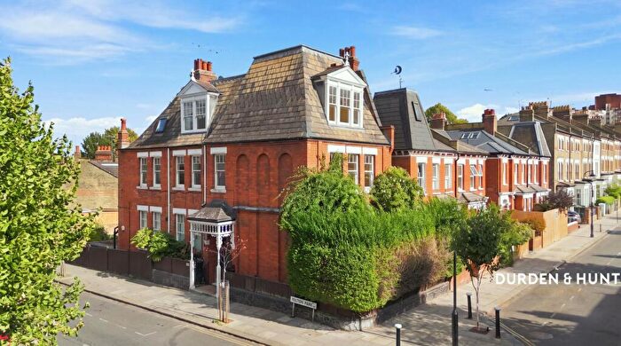 5 Bedroom House For Sale In Langdon Park Road, Highgate, N6