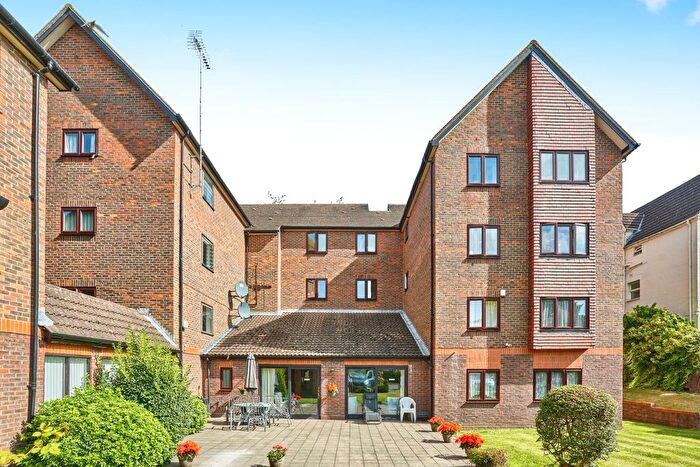 2 Bedroom Flat For Sale In Autumn Lodge, (South Croydon), CR2