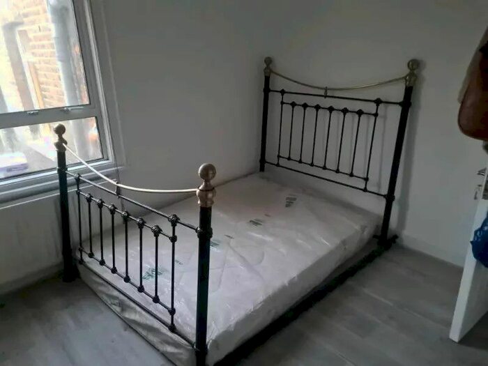 1 Bedroom Flat To Rent In Lansdowne Hill, London SE27