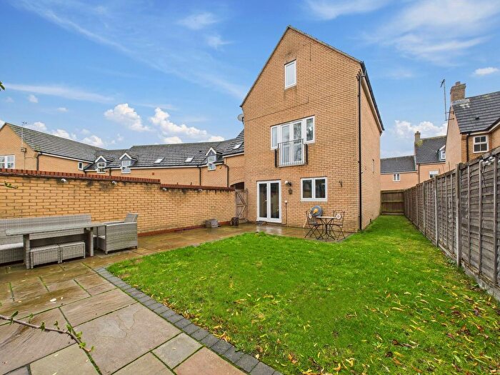4 Bedroom Town House For Sale In Shackleton Way, Yaxley, PE7
