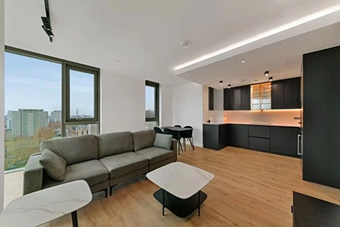 2 Bedroom Flat To Rent In Bollinder Place, City Road, Islington, EC1V