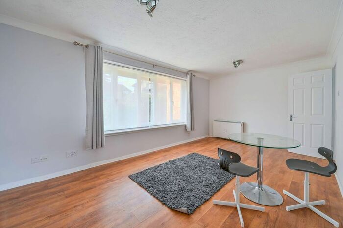 Studio To Rent In Linwood Close, Denmark Hill, London, SE5