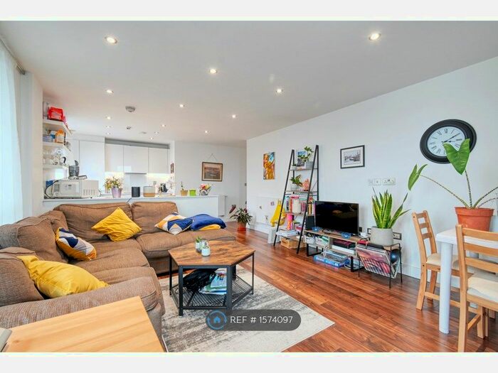 3 Bedroom Flat To Rent In Penny Black Court, London, SE15