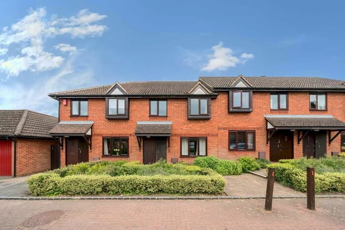 3 Bedroom Terraced House To Rent In Darlington Close, Amersham, HP6