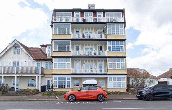 2 Bedroom Flat For Sale In Palm Bay Avenue, Margate, Kent, CT9