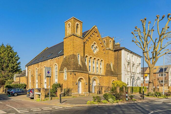 2 Bedroom Flat To Rent In Maple Road, Surbiton, KT6