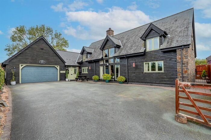 4 Bedroom Detached House For Sale In Treflach, Oswestry, SY10