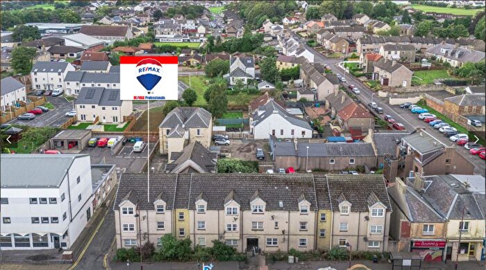 2 Bedroom Flat To Rent In High Street, Cowdenbeath, KY4